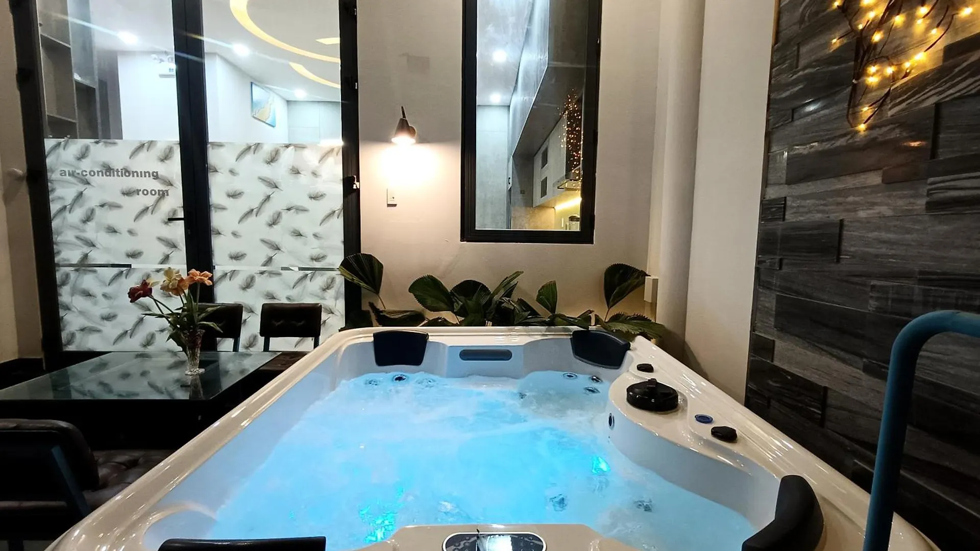 Aroma My Khe 2Br 3Wc Jacuzzi 650M To My Khe Beach Da Nang